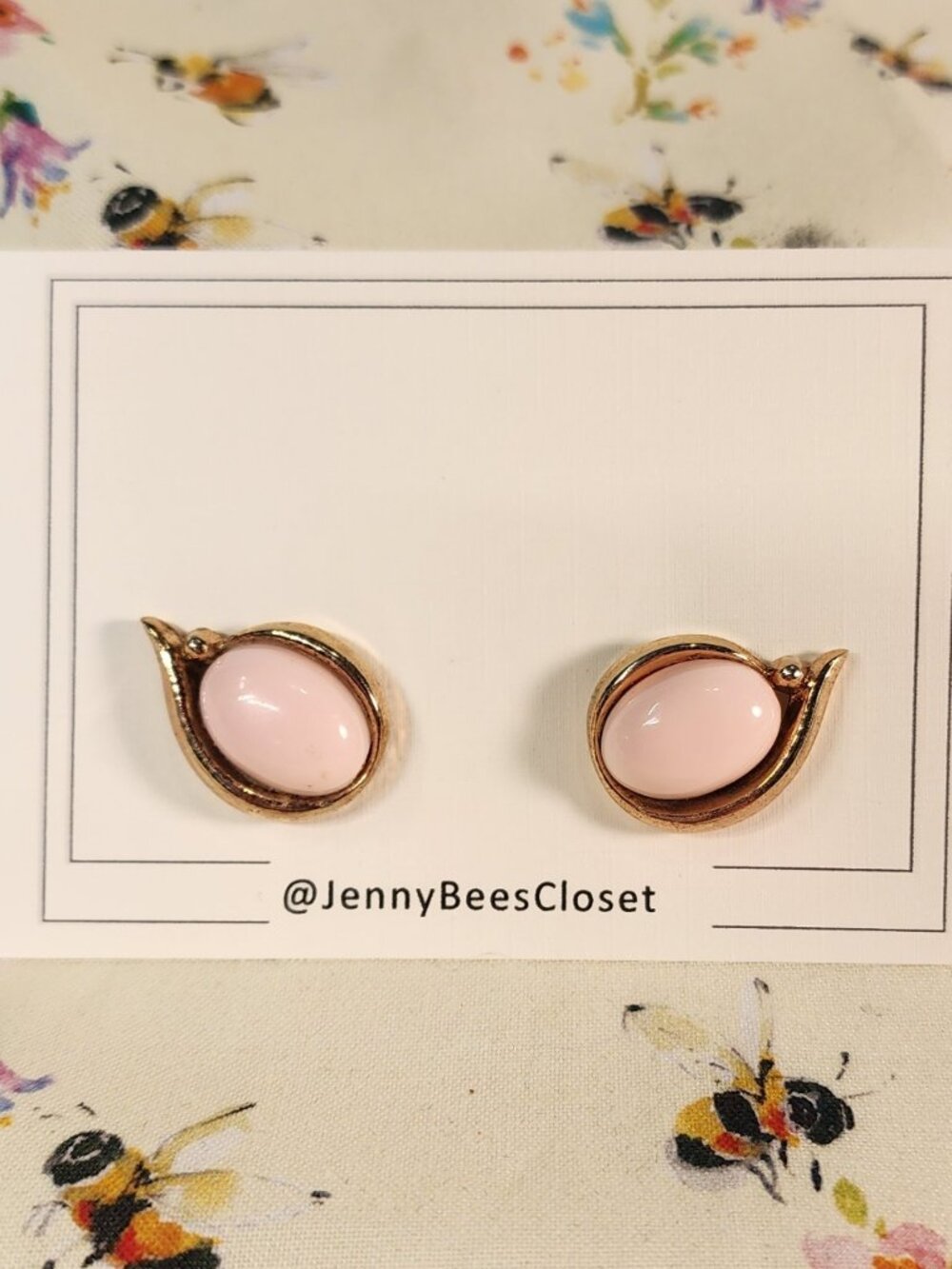 VINTAGE Mid-Century Crown Trifari Gold-Tone With Pink Cabochon Clip-On Earrings